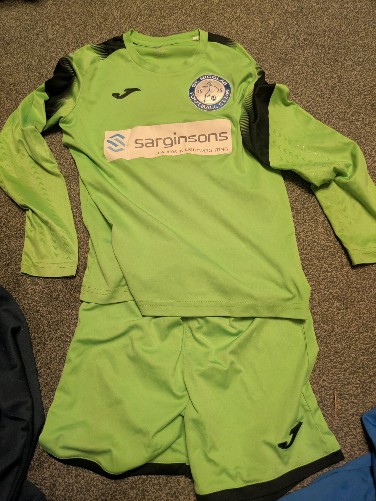 Youth Football Clothing - Size Xs - Match worn condition. 