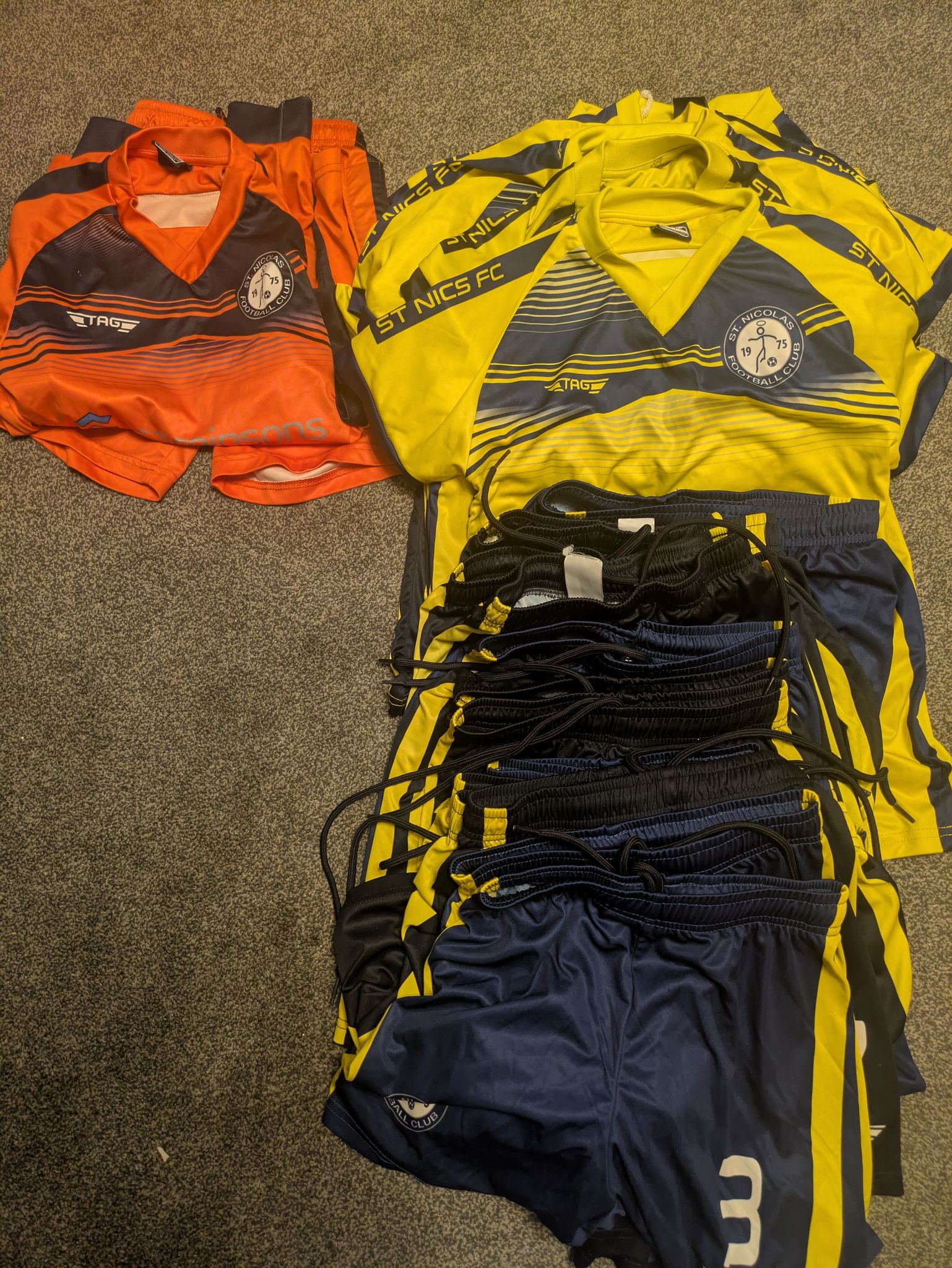 Youth Football Clothing - Size Mixed sizes - Match worn condition. 