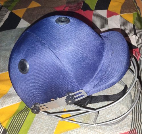 Adult Cricket Equipment - Size Full size - Excellent condition. 