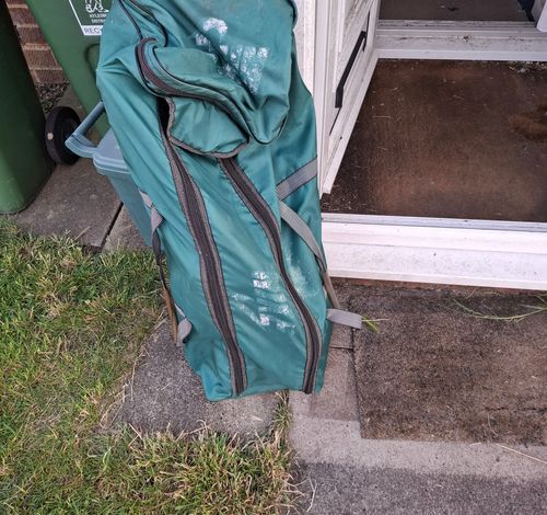 Adult Cricket Equipment - Fair condition. 