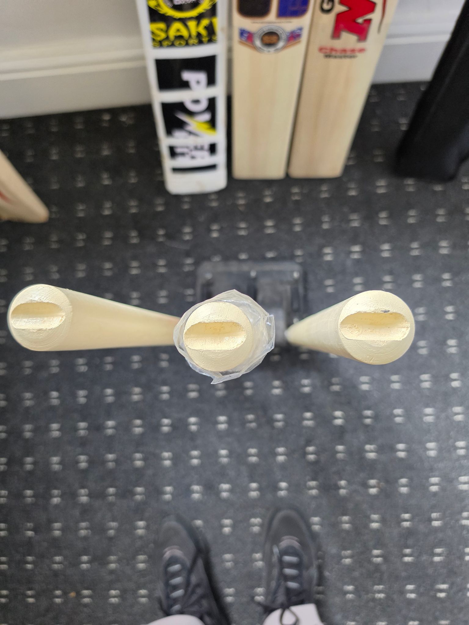 Unisex Cricket Equipment - Excellent condition. 