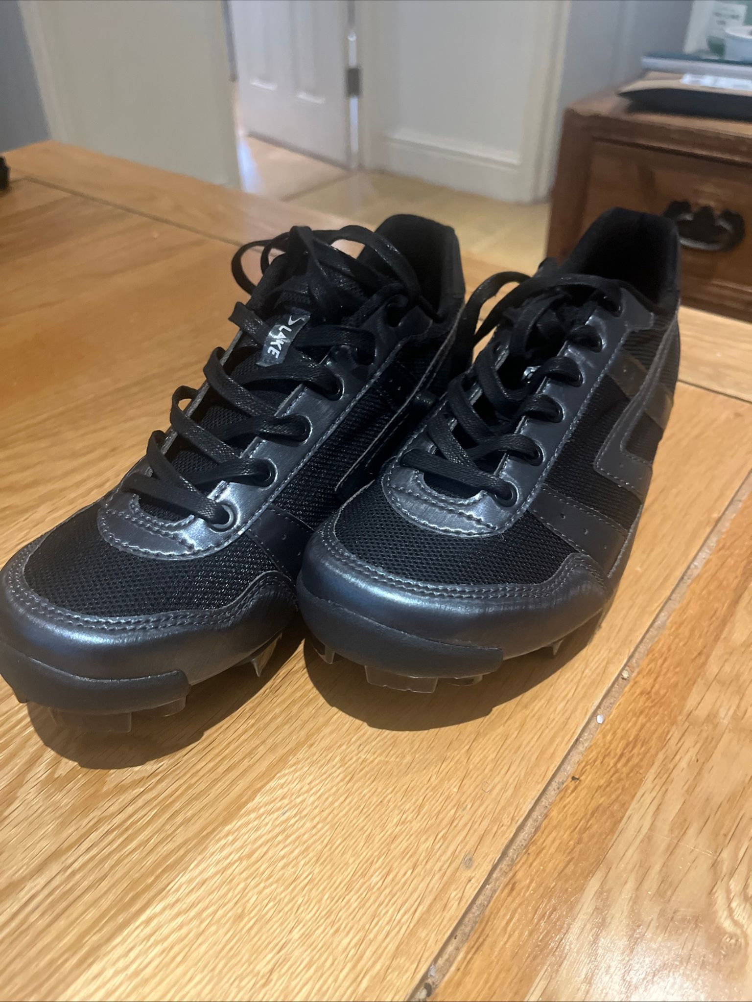 Men Cycling Footwear - Size 43 - New with Tags (NWT) condition. 