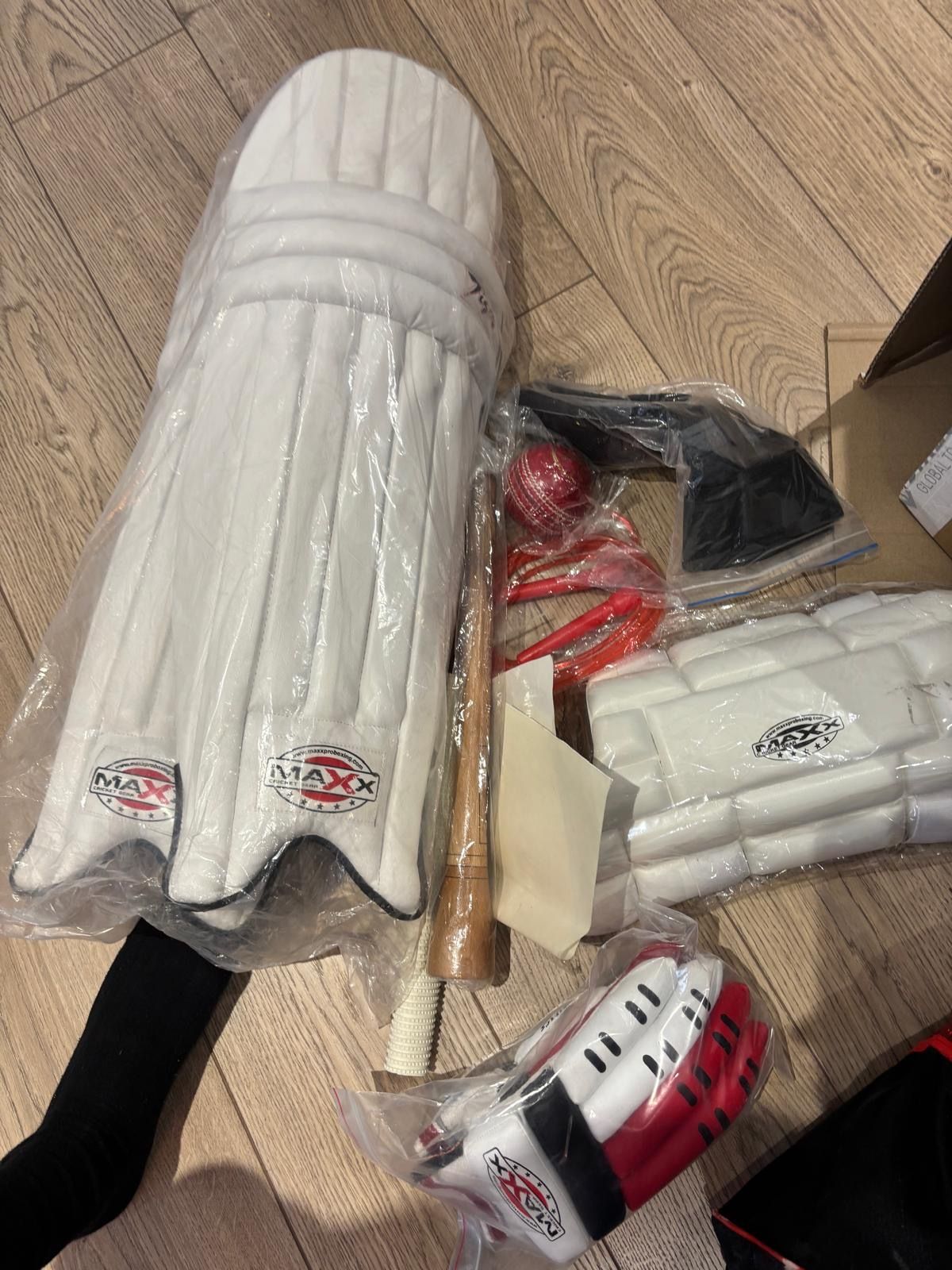 Adult Cricket Equipment - New without Tags (NWOT) condition.