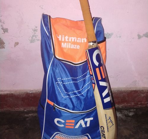 Adult Cricket Equipment - Size Full size - Excellent condition.