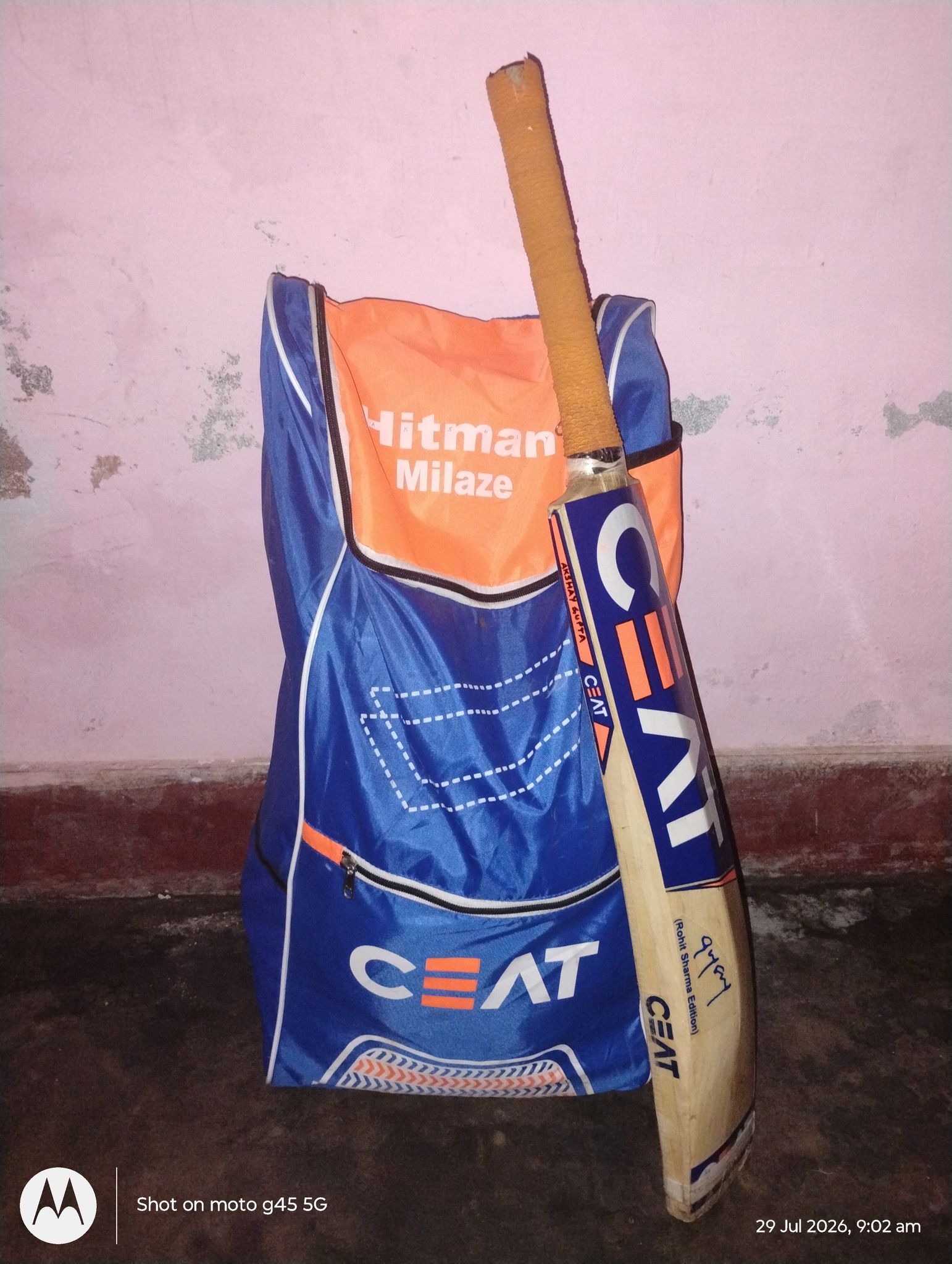 Adult Cricket Equipment - Size Full size - Excellent condition.