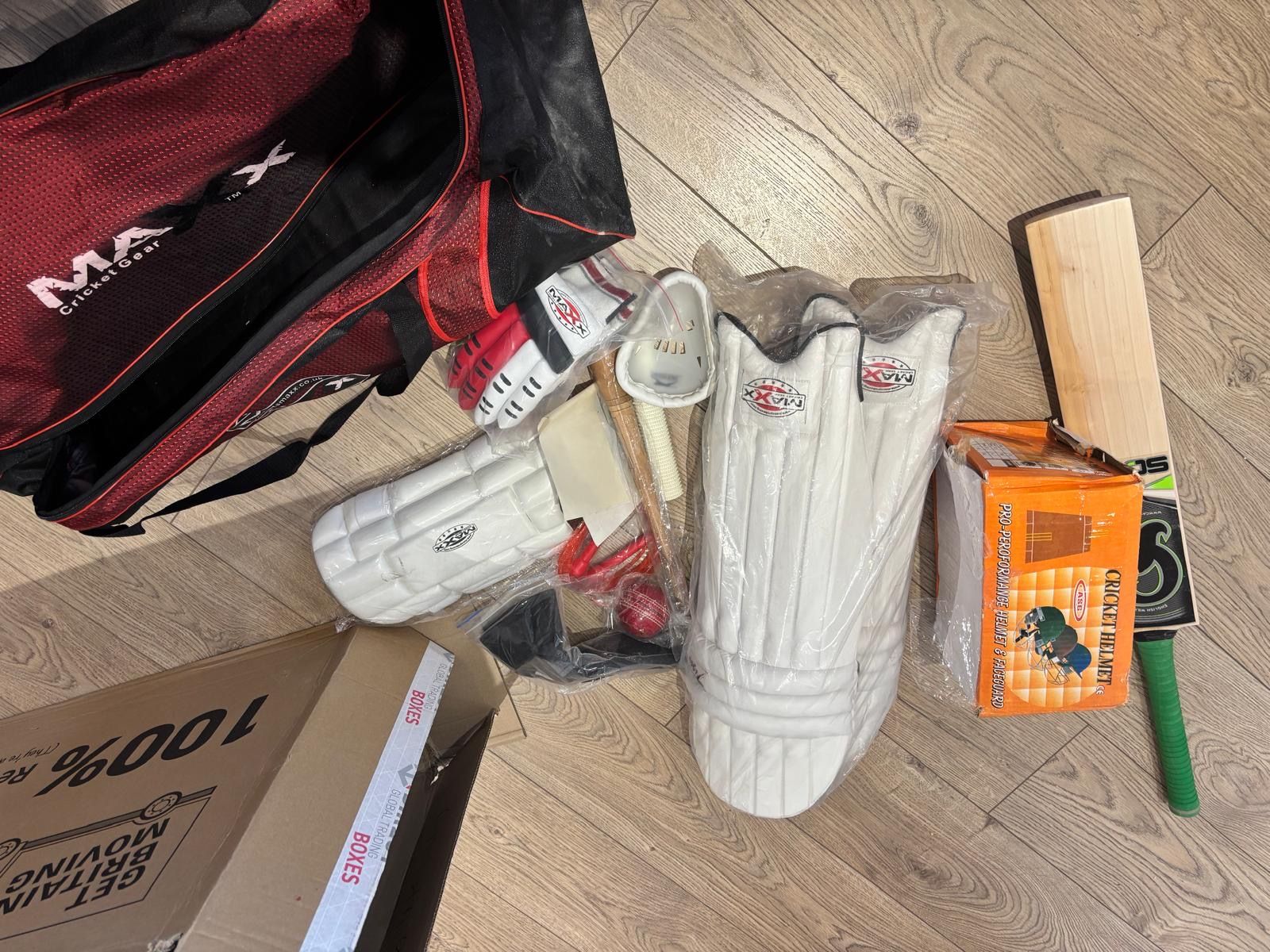 Adult Cricket Equipment - New without Tags (NWOT) condition.