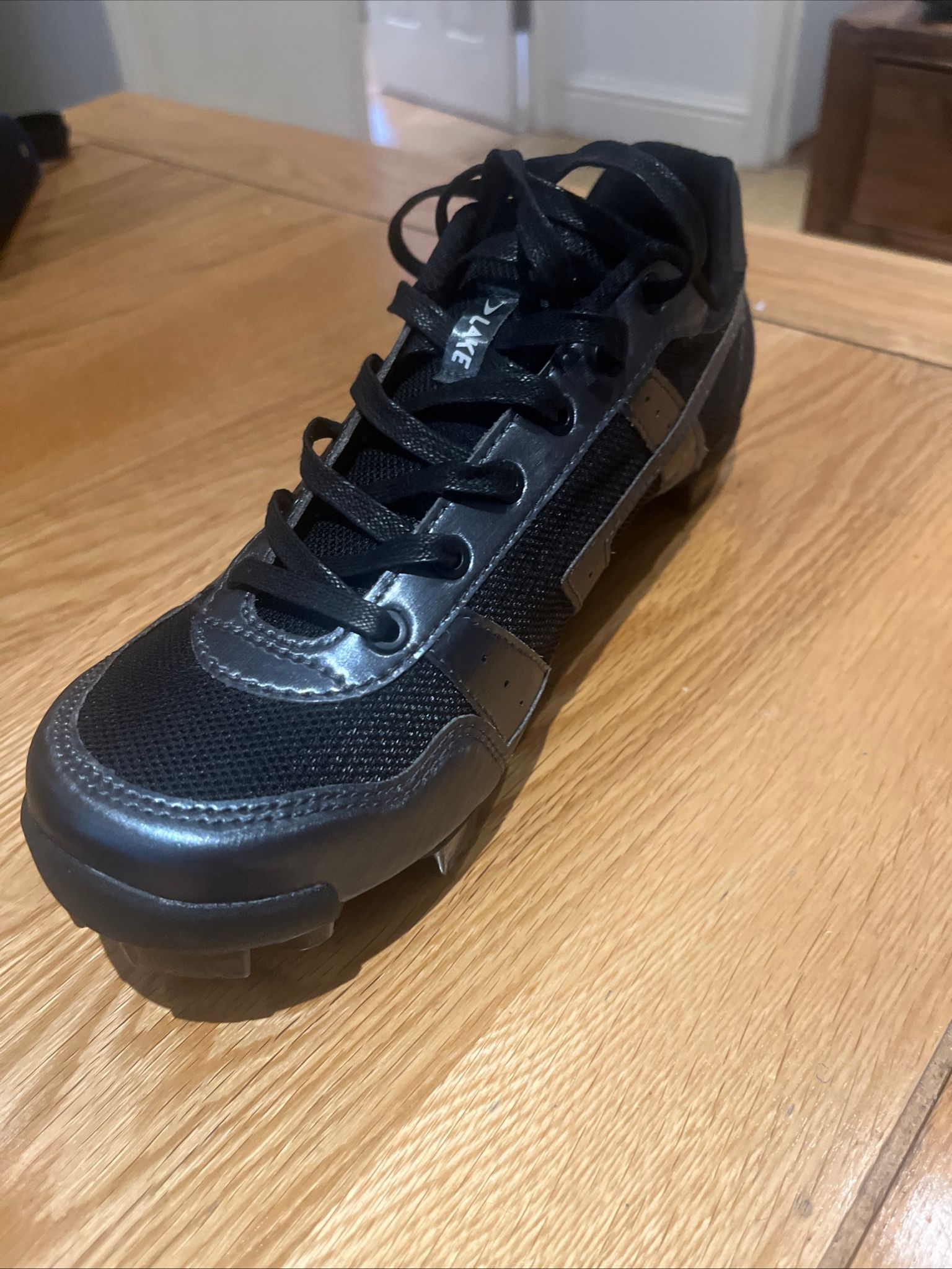 Men Cycling Footwear - Size 43 - New with Tags (NWT) condition.